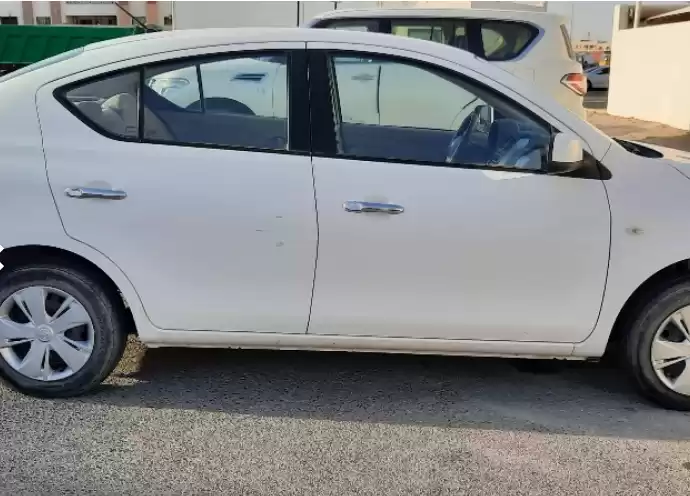 استفاده شده Nissan Sunny برای فروش که در دوحه #5810 - 1  image 